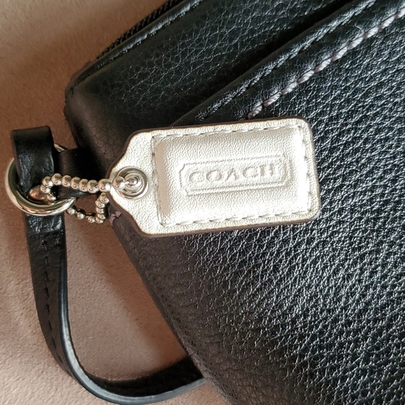 Coach - Leather clutch bag with strap. Colour: Black - Picture 4 of 9